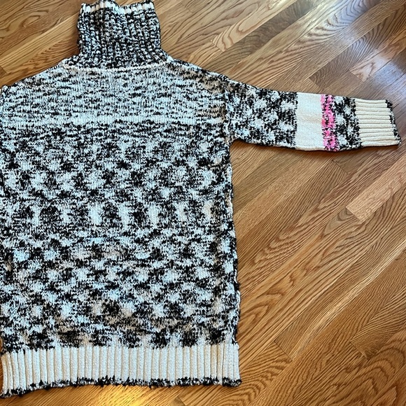 Free People Winter Storm Tunic Sweater Size Small NWT - Picture 11 of 14